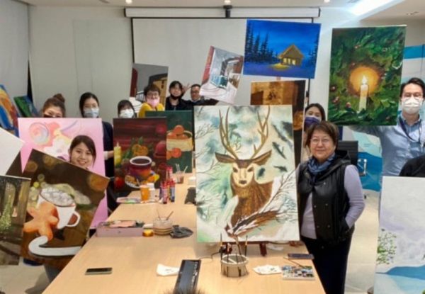 下班舒压不是追剧、玩游戏，科技人CEO画画去